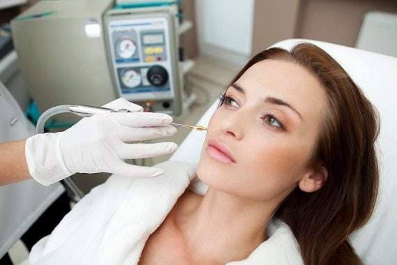 Kriochirurgia zabieg - zamrażanie znamion ciekłym azotem niechirurgiczne usuwanie pieprzyków włókniaków brodawek